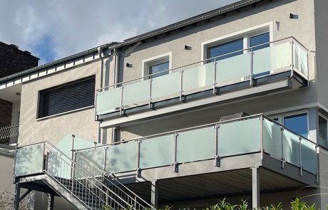 Balkon-Spaleck-silber-glas-modern