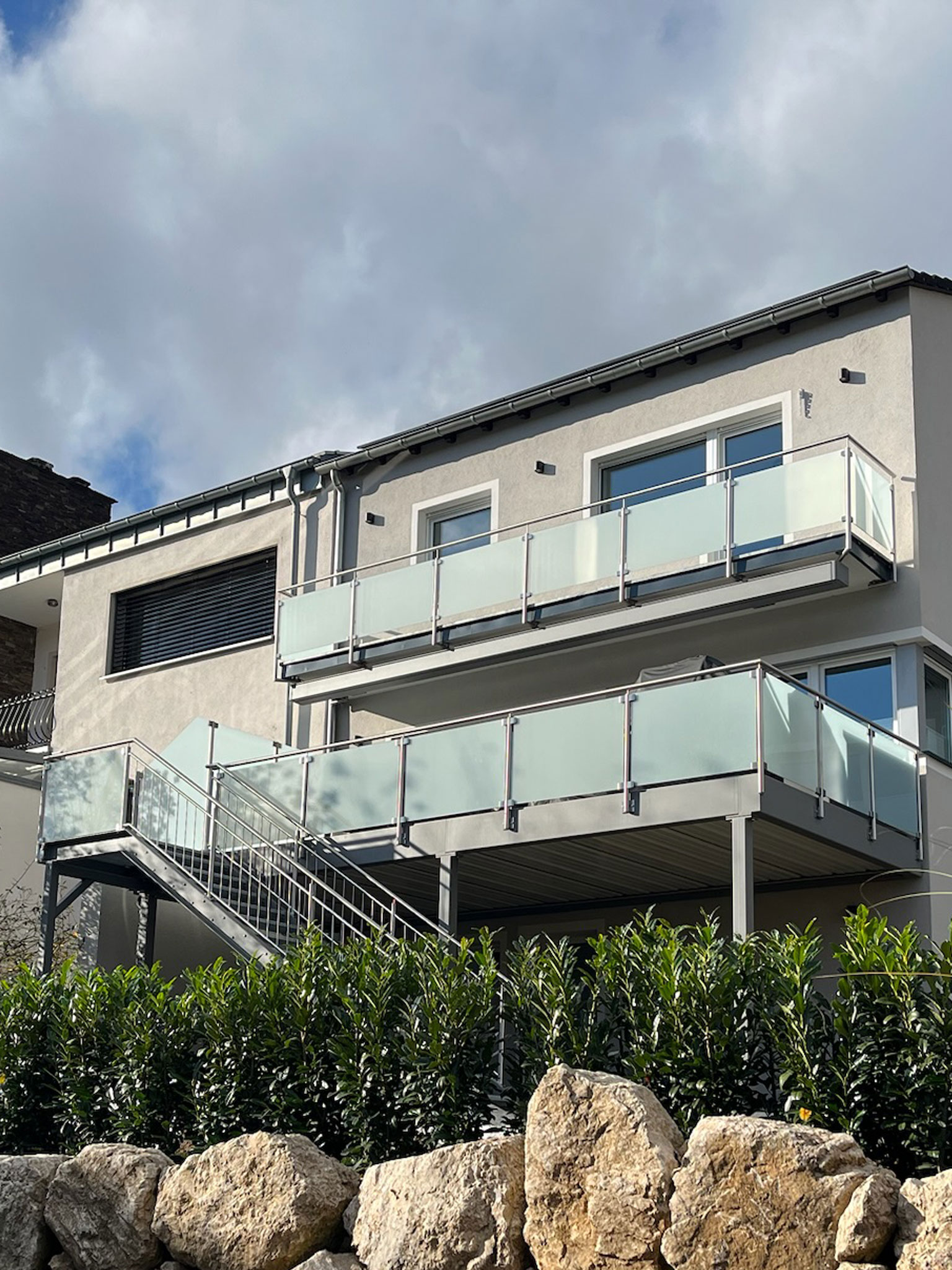 Balkon-Spaleck-silber-glas-modern